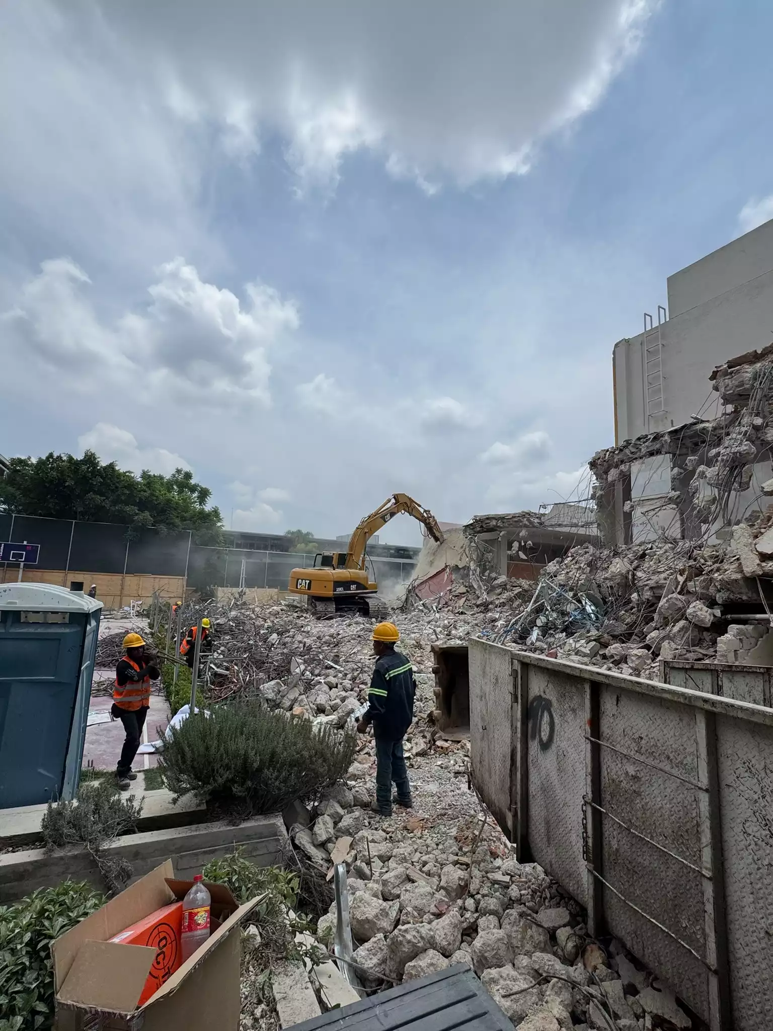 maquinaria profesional de demoliciones maquinaria profesional de demolición en Guadalajara