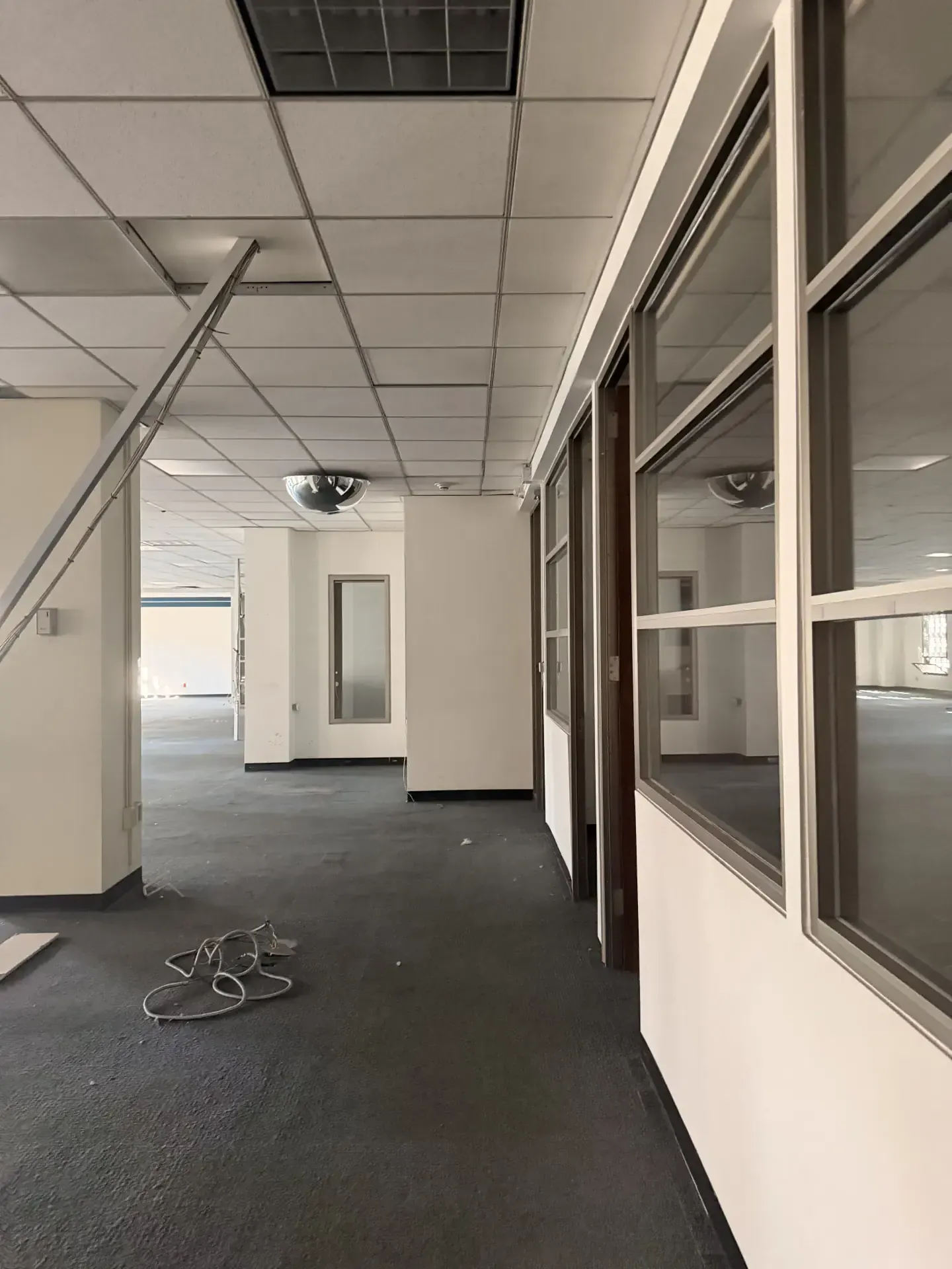 Servicio de demolicion de casa con personal y maquinaria especializada, enfocado en seguridad, retiro de escombro y avance de obra en Guadalajara, Jalisco.