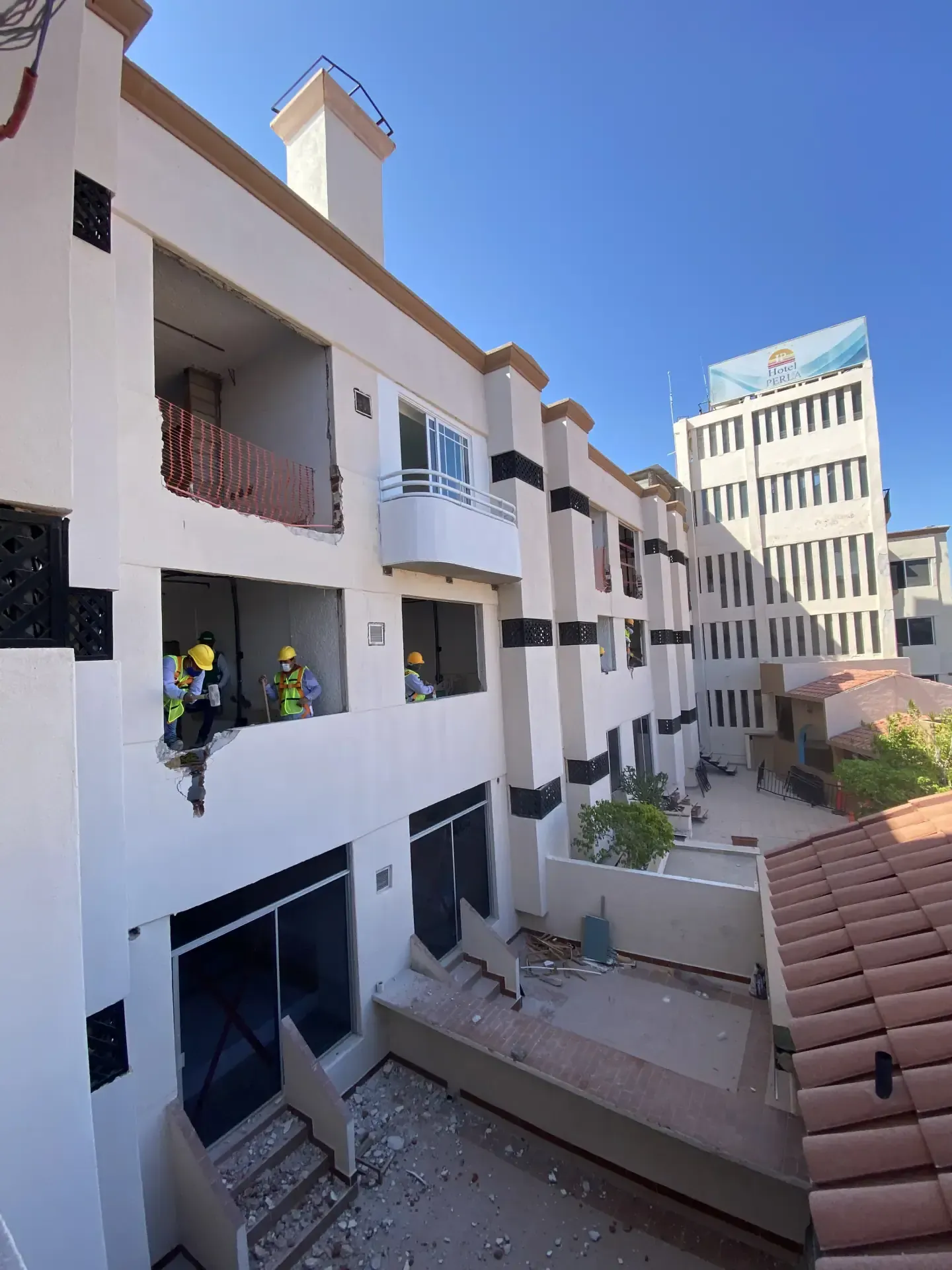 Servicio de demolicion de casa con personal y maquinaria especializada, enfocado en seguridad, retiro de escombro y avance de obra en Guadalajara, Jalisco.