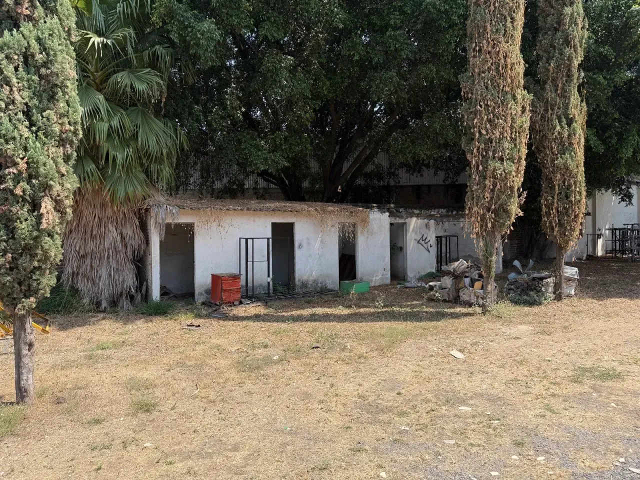 Servicio de excavacion de terreno con personal y maquinaria especializada, enfocado en seguridad, retiro de escombro y avance de obra en Guadalajara, Jalisco.