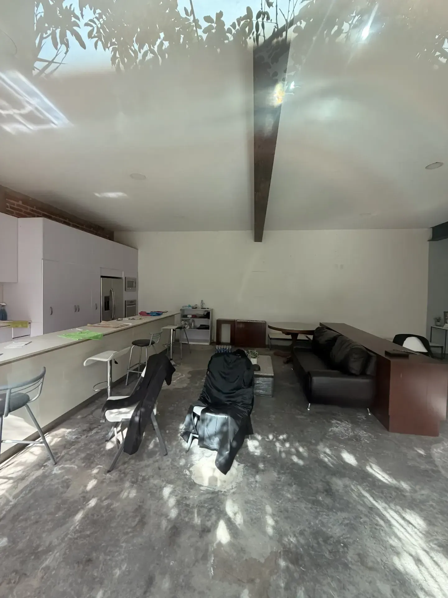 Servicio de obra civil con personal y maquinaria especializada, enfocado en seguridad, retiro de escombro y avance de obra en Guadalajara, Jalisco.